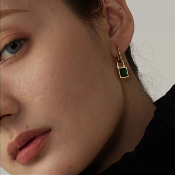 #18 Emerald Green Gemstone Hoop Earrings - Picture 8 of 10